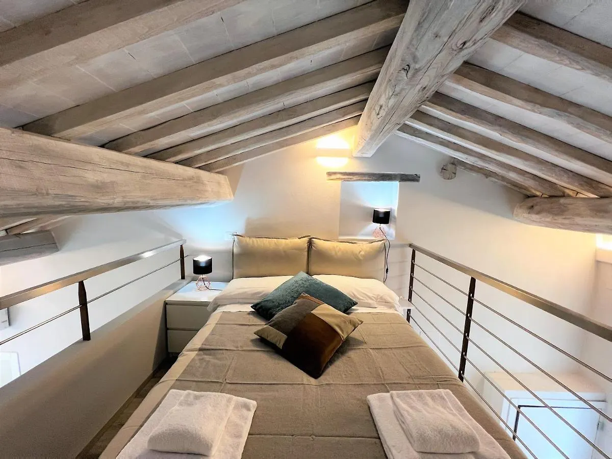Kami-Central Beautiful Apartment Over The Roofs Siena